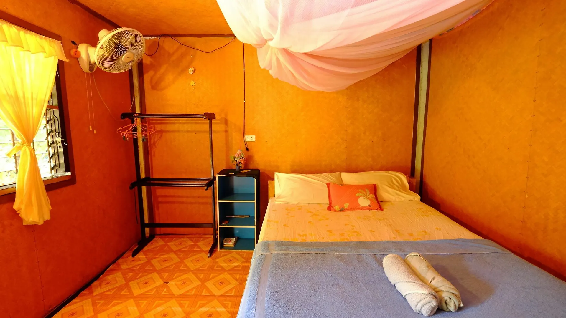 Bulan Bungalow Lanta 코란타 2*,  태국